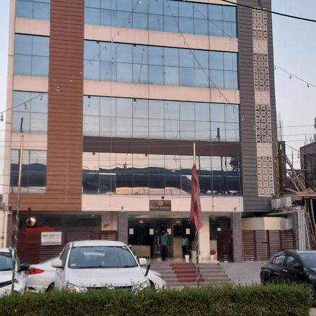 Immense Residency Hotel Faridábád Kültér fotó