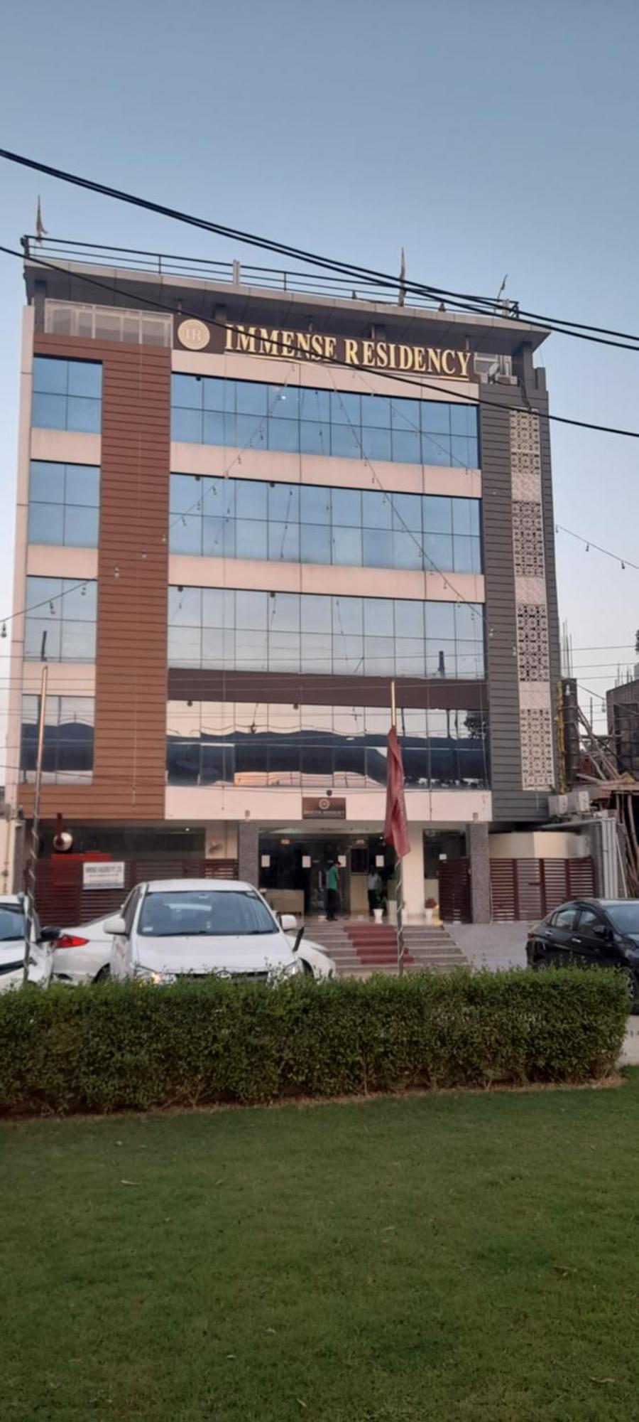 Immense Residency Hotel Faridábád Kültér fotó